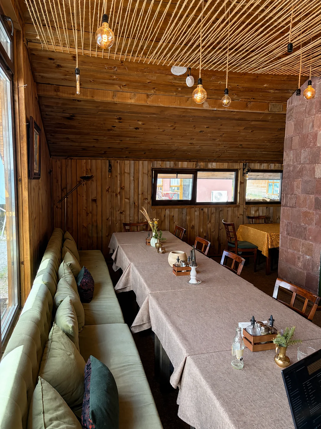 The 6ato Rila restaurant — tables by the window