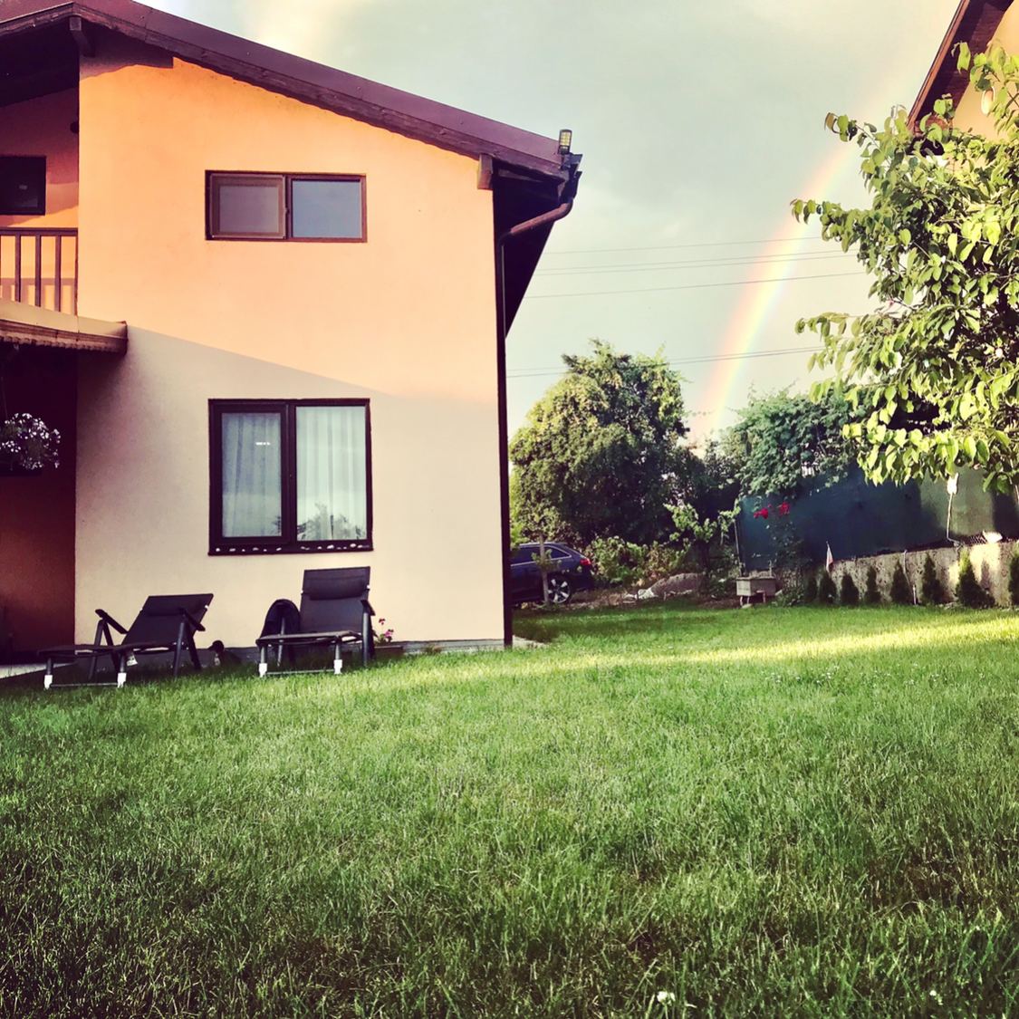 Villa Azaria in Resilovo — the house and garden